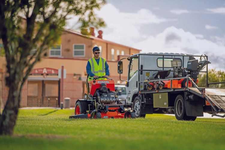 MOWER MAINTENANCE TIPS FOR SUMMER SUCCESS